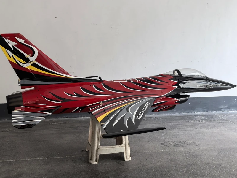 F-16 — 2.6 m, 1:6 scale photo 18